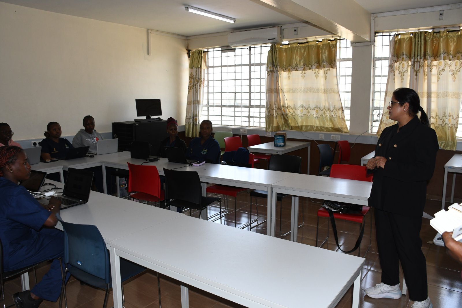 Trainer briefing at Kabete National Polytechnic